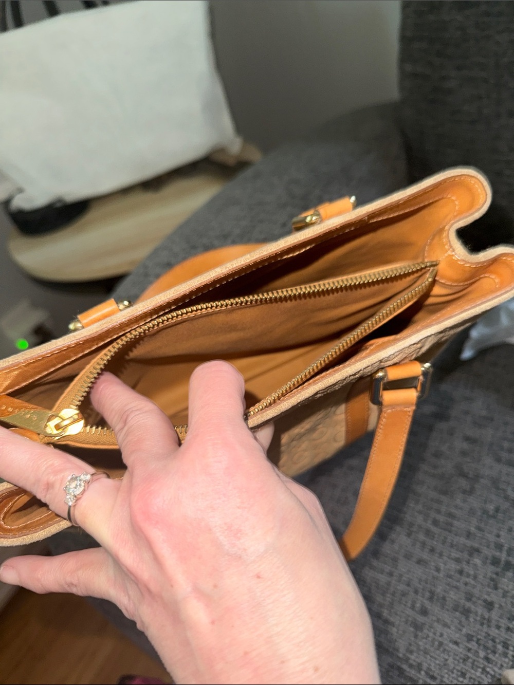 Authentic Celine Camel Suede Leather Macadam Monogram Vintage Celine Tote!Rare. - Picture 12 of 13